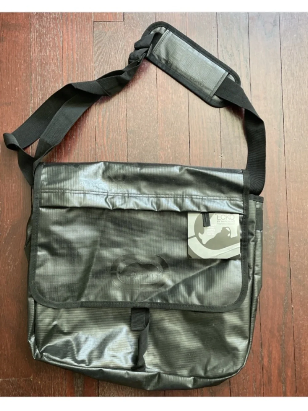 Marc Ecko Black Waterproof Messenger Bag travel laptop 15”x13” NWT vintage 90s